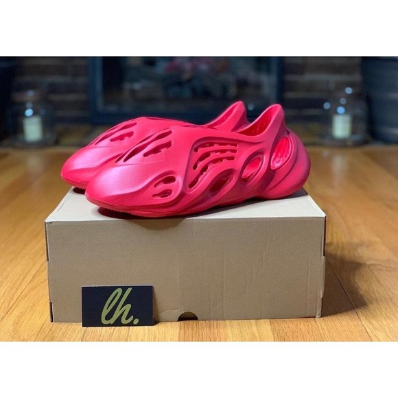 Sz 6 Adidas Yeezy FoamRNNR "Vermillion" - Picture 2 of 4
